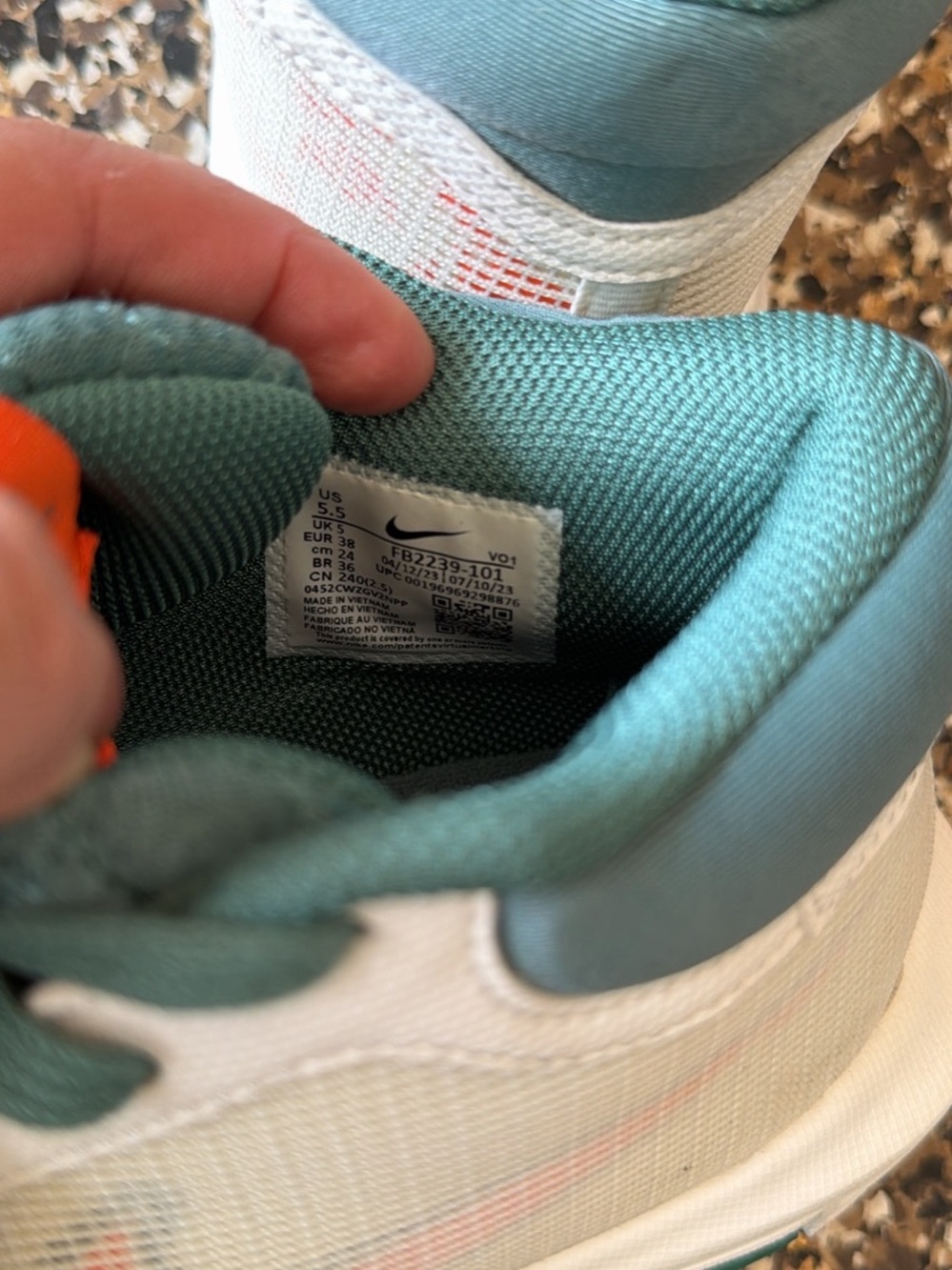 Nike Kids Teal and White Low-Top Sneakers